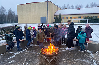 kegumaskola 2023 barikazu ugunskurs